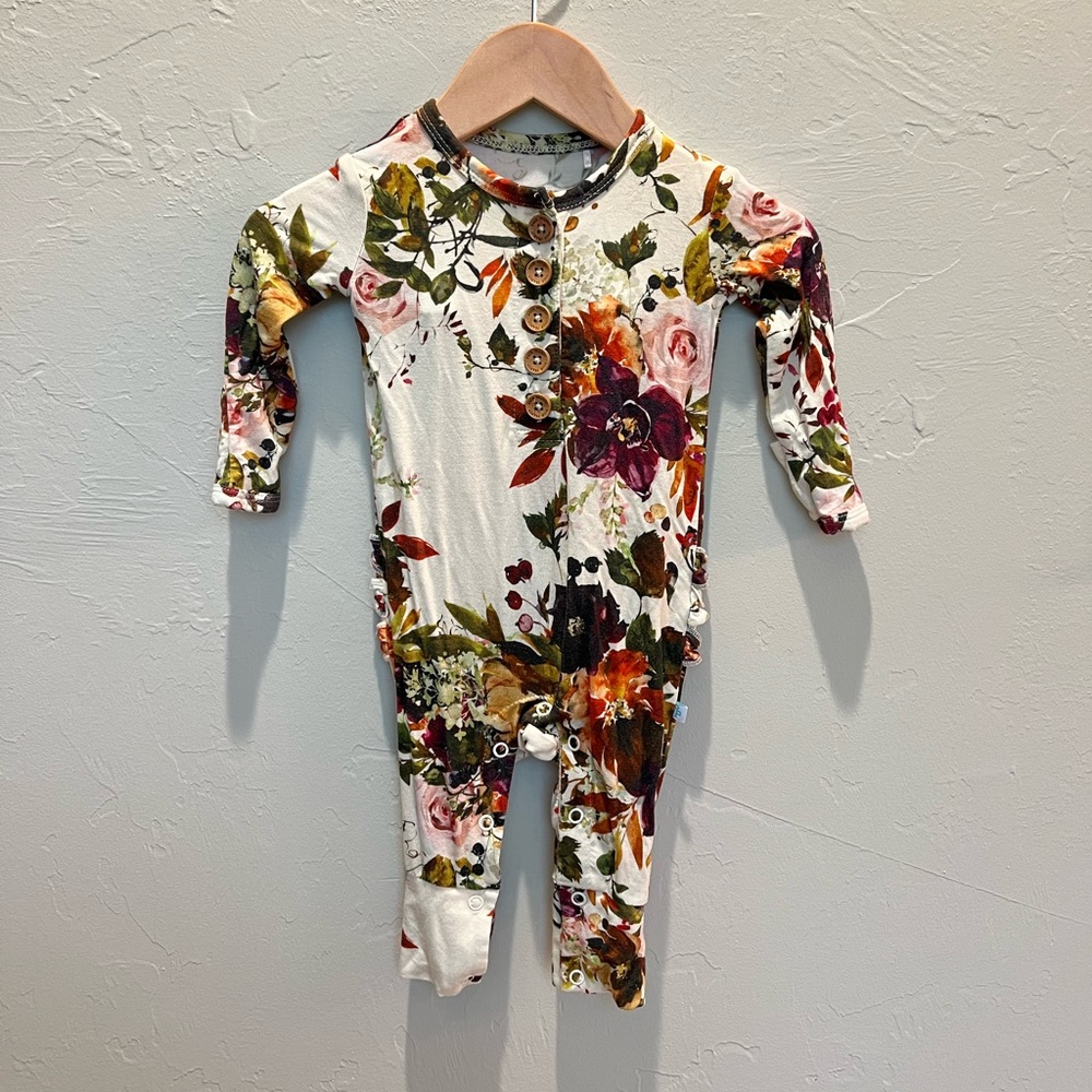 Posh Peanut 0-3mo Ruffled Button front Long sleeve Romper
